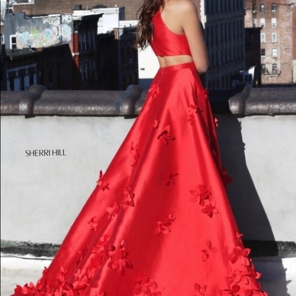 Sherri Hill size 6 red halter top prom dress 51116 - Picture 6 of 6